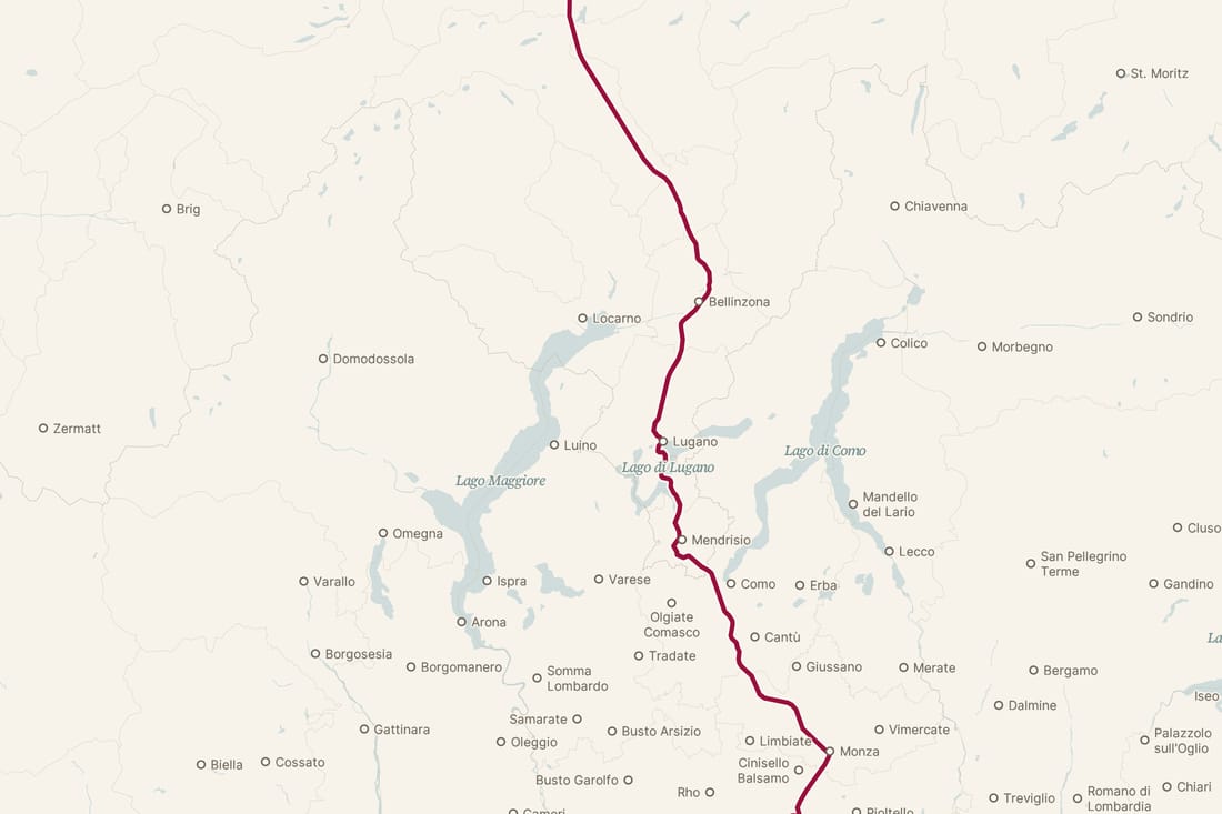 Clean basemap over the Italian lakes: Lago Maggiore, Lago di Lugano and Lago di Como, with the Milan to Zurich line passing under the names